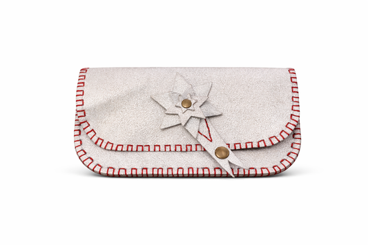 El Yapımı Hakiki Deri Kadın Cüzdan – Gümüş Renk, Yıldız Desenli Premium Tasarım