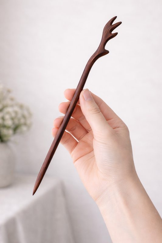 El Yapımı Ahşap Geyik Boynuzu Formlu Topuz Maşası – 24 cm