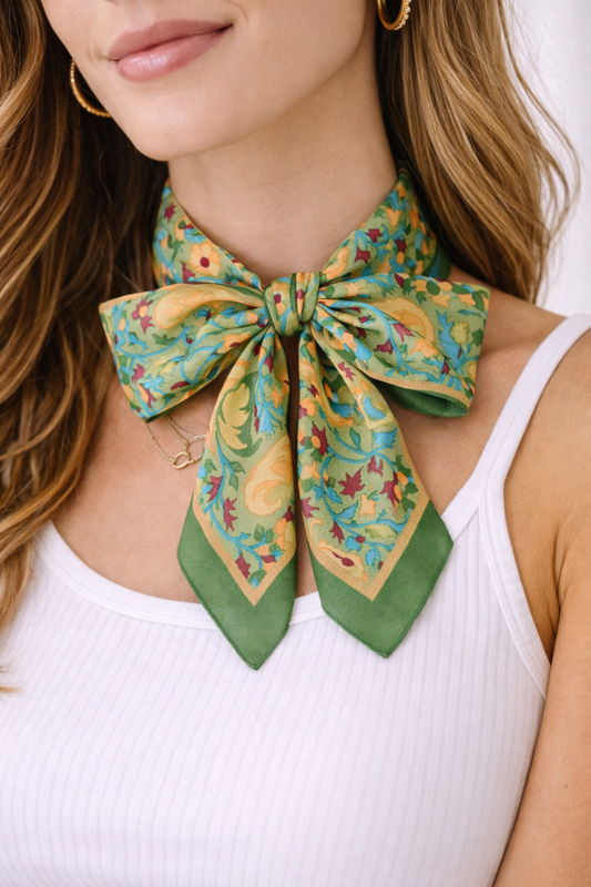 %100 Saf İpek Desenli Fular – Premium Koleksiyon